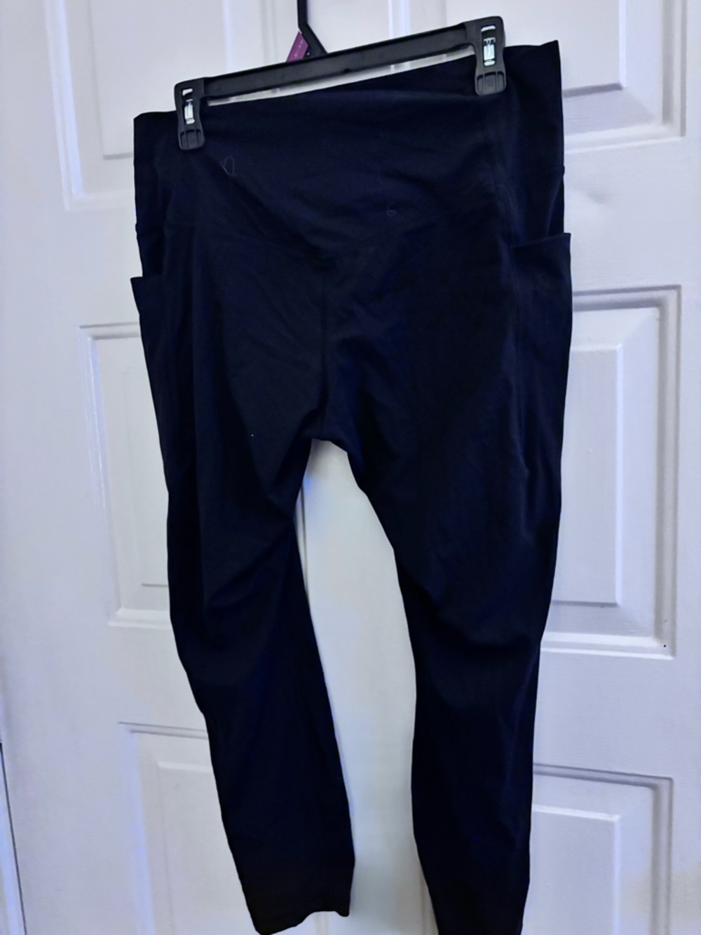 High-Waist Black Active Leggings with Side Pockets - Picture 2 of 4